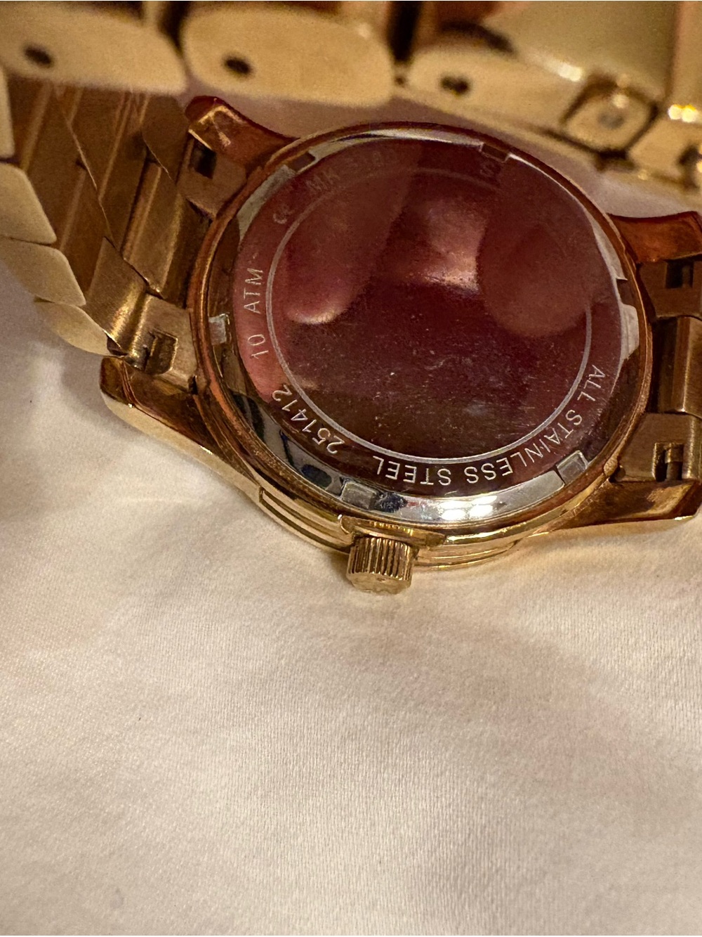 Michael Kors women Gold Watch - Picture 5 of 6